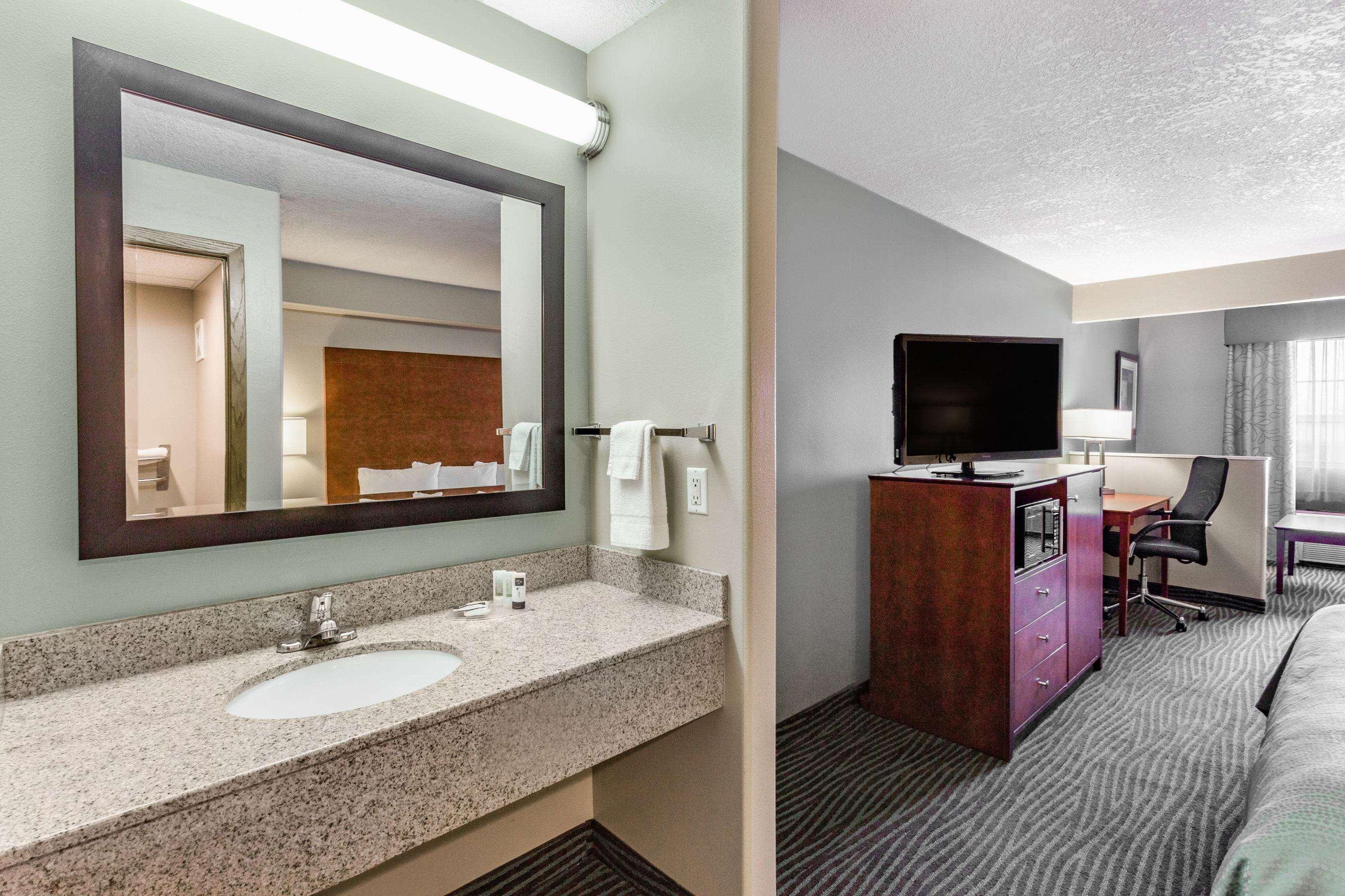 Americinn By Wyndham Des Moines Airport Exterior photo
