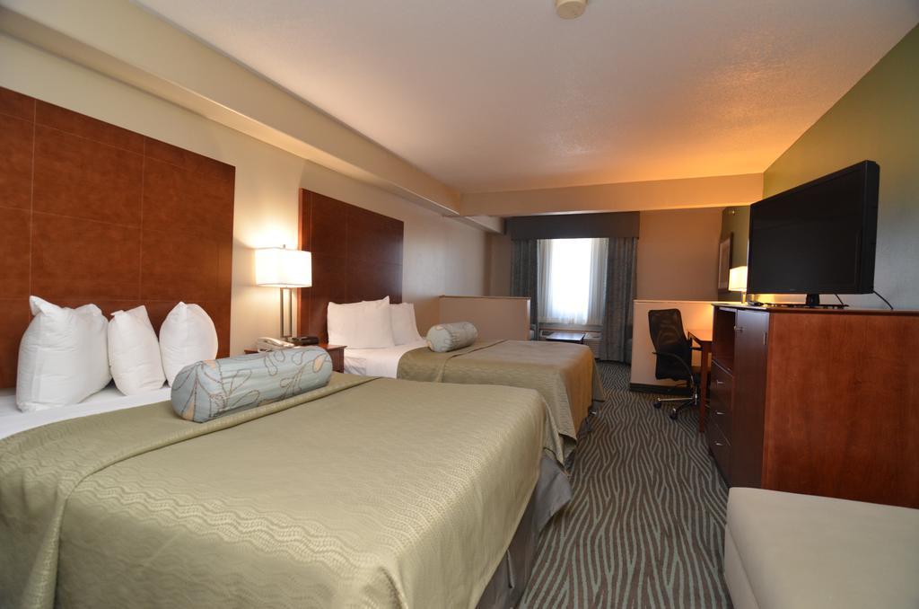 Americinn By Wyndham Des Moines Airport Exterior photo