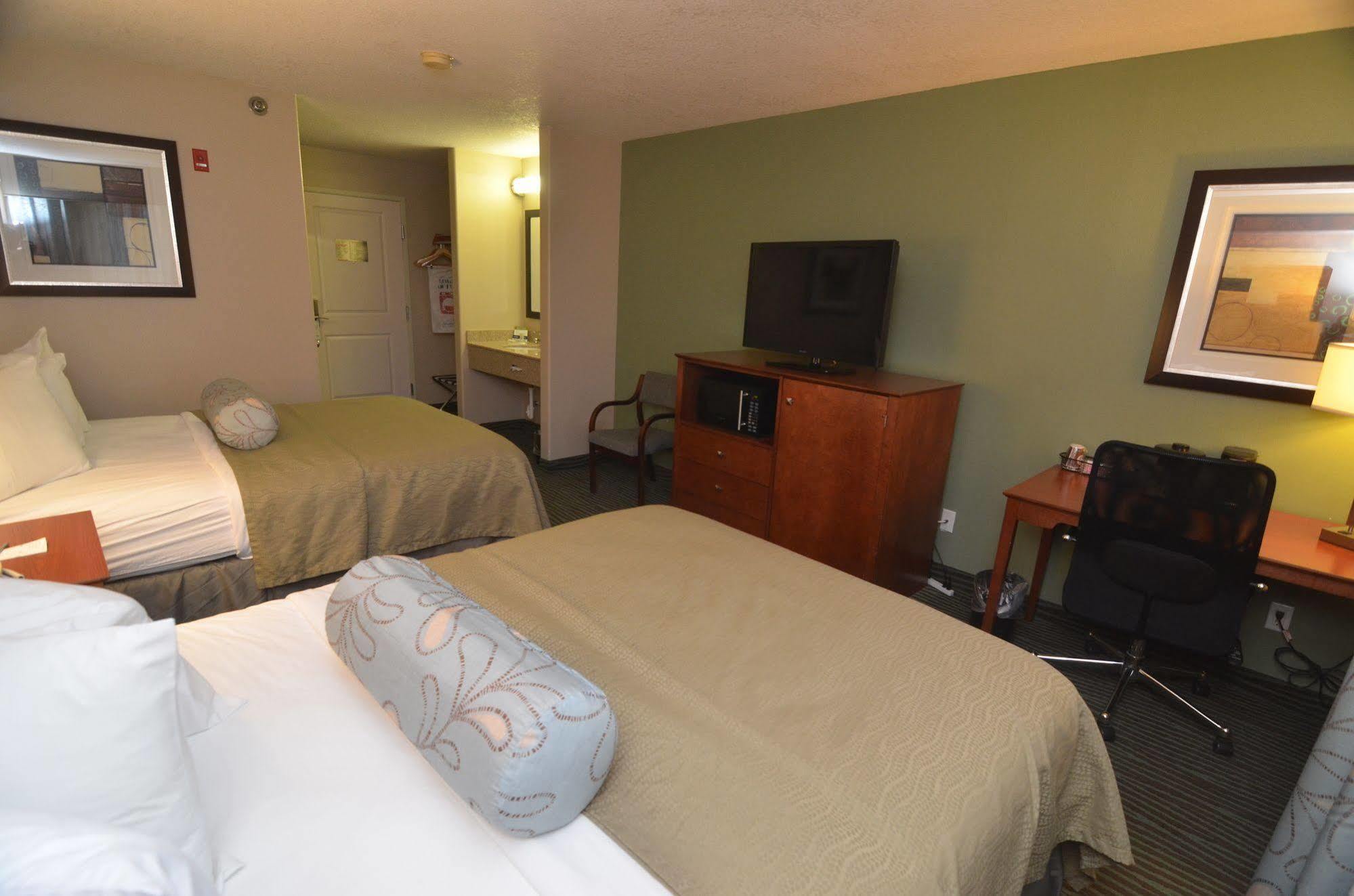 Americinn By Wyndham Des Moines Airport Exterior photo